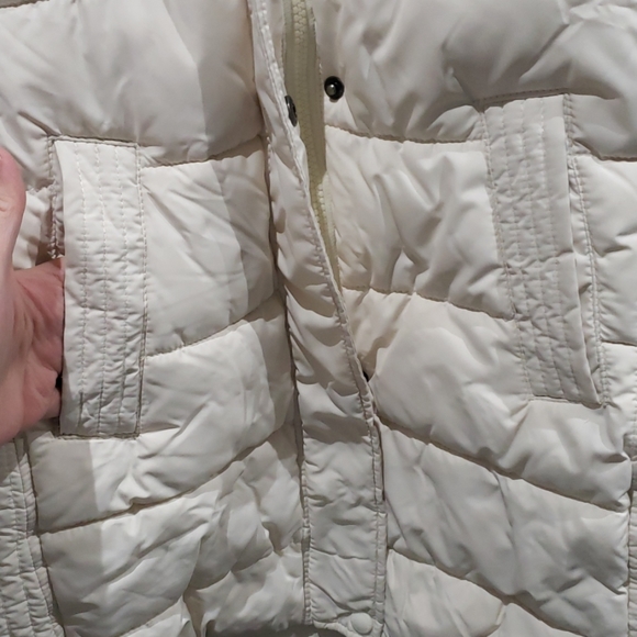 White Puffer Coat - Picture 4 of 8